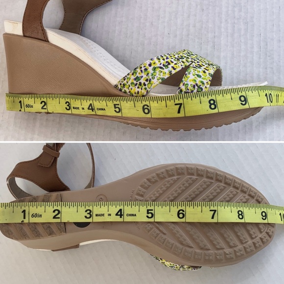 Croc’s Leigh II Ankle Strap Wedge Sandal - Picture 12 of 13